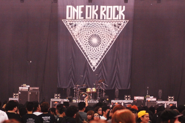 One Ok Rock ワンオクロック がフィリピン初ライブを開催 会場は熱狂の渦に ブログ フィリピンプライマー