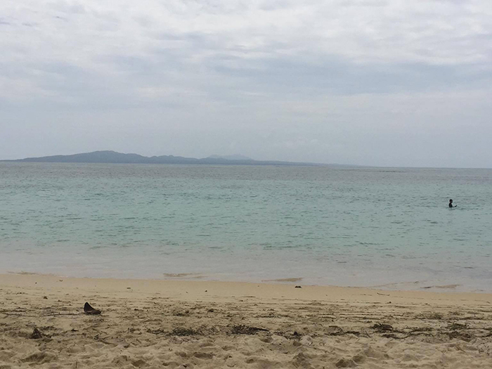 フィリピン住みます芸人「ハポンスリー（HPN3）」、カグバレット島のビーチ